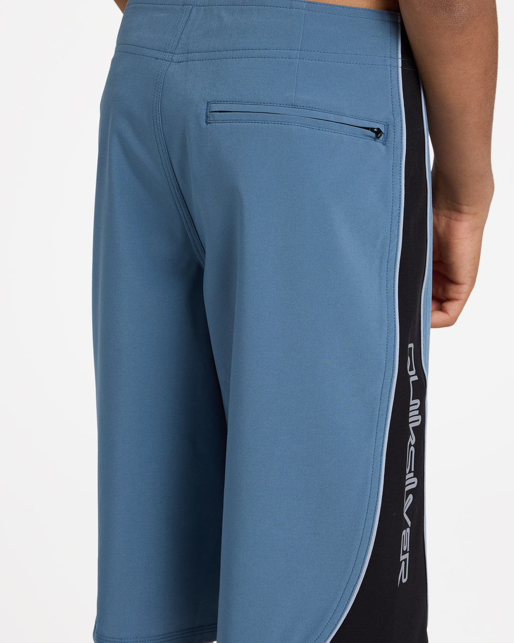 uqbbs03024_quiksilver_chb_dtl1