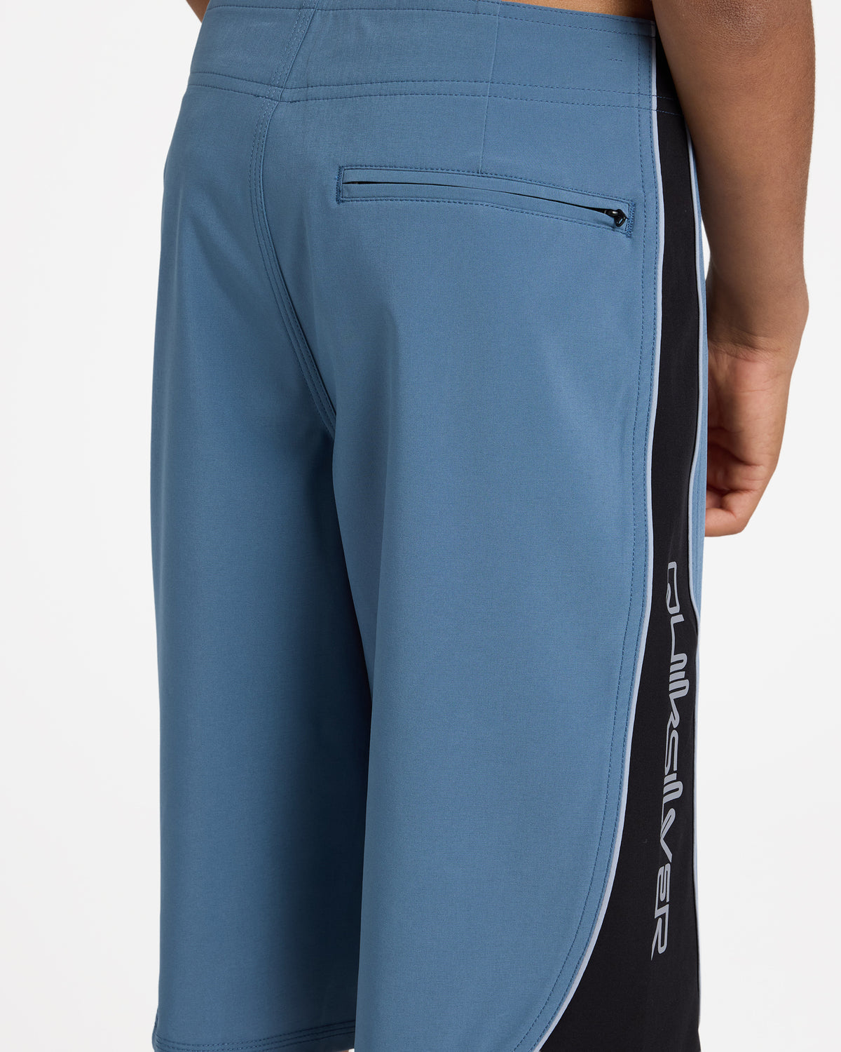 uqbbs03024_quiksilver_chb_dtl1