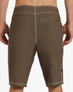 uqybs03116_quiksilver_cqp0_bck6