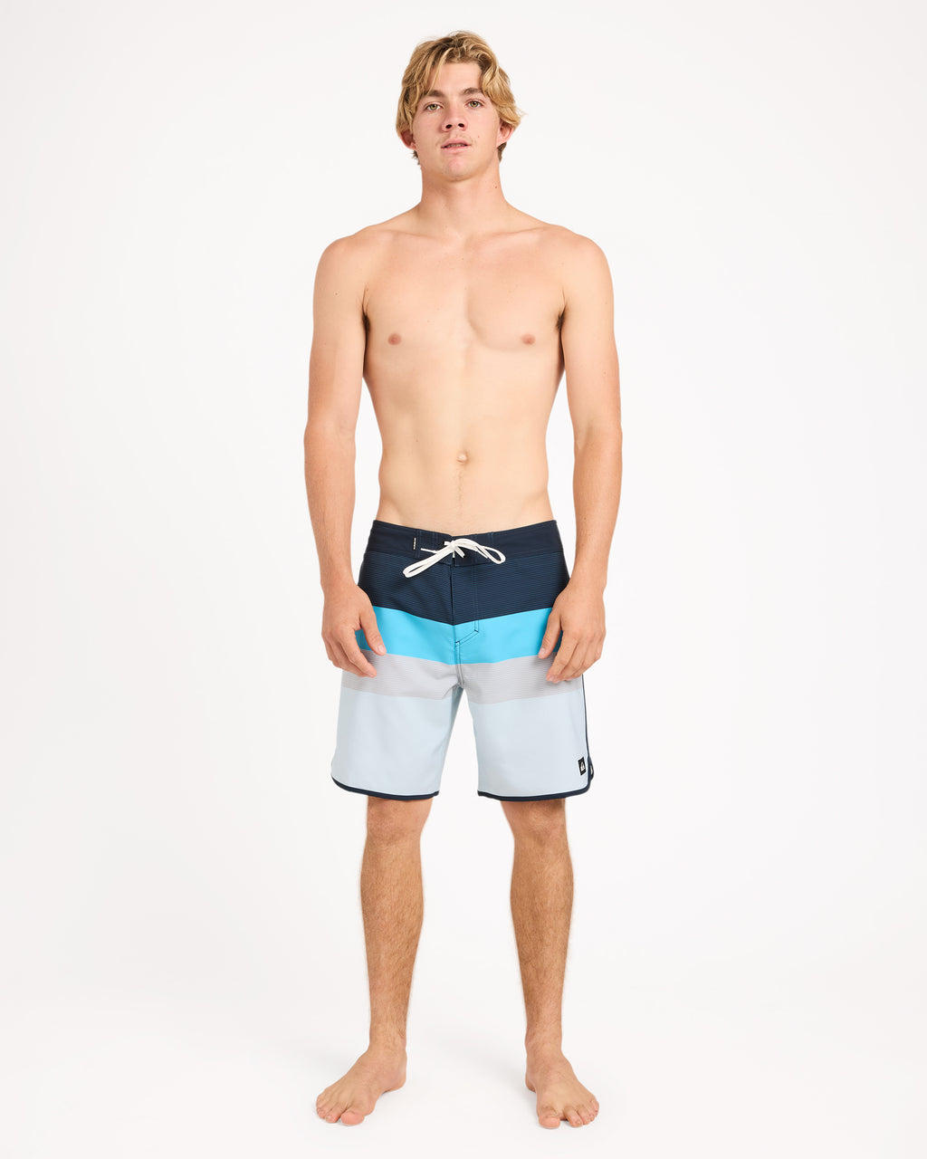 uqybs03135_quiksilver_nvy_frt9