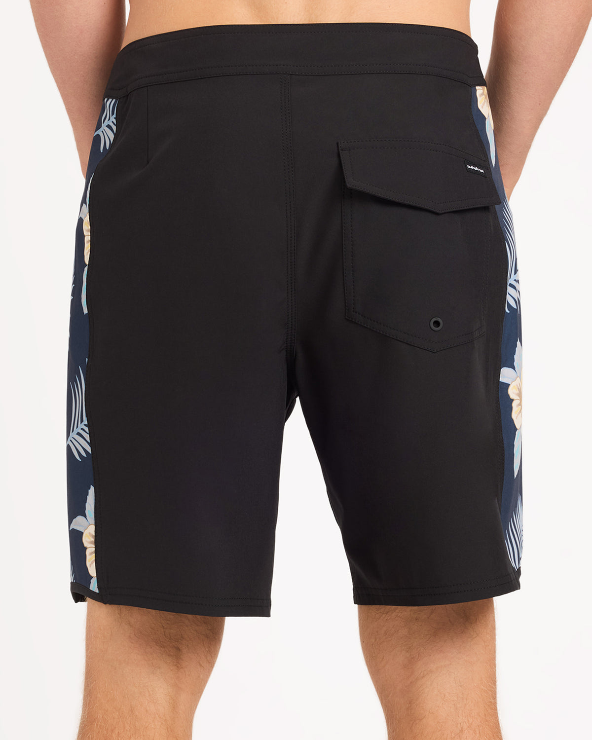 uqybs03136_quiksilver_kvj0_bck6