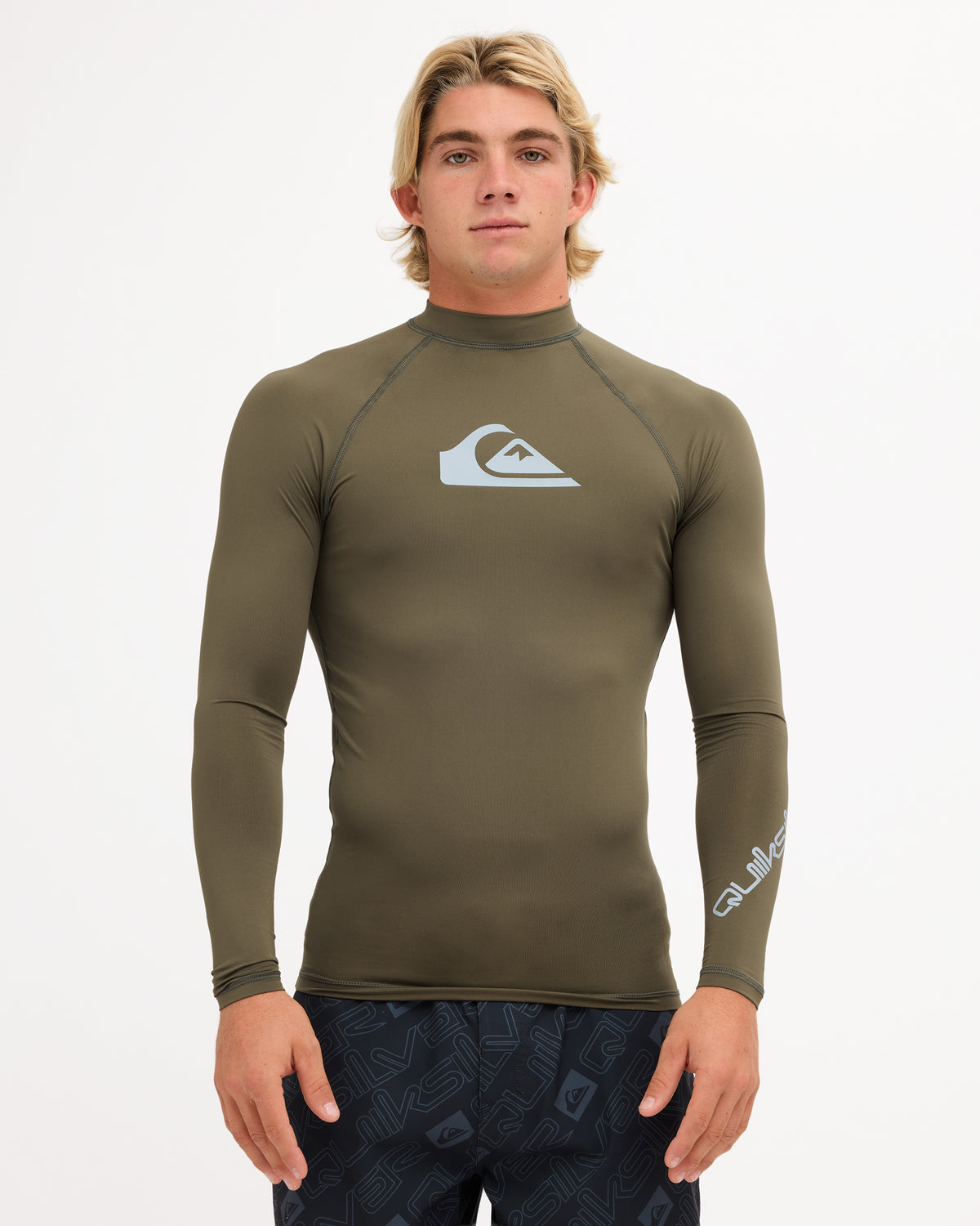 uqywr03150_quiksilver_cre0_frt1