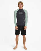 uqywr03168_quiksilver_ghg0_frt9