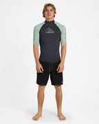uqywr03169_quiksilver_ghg0_frt9