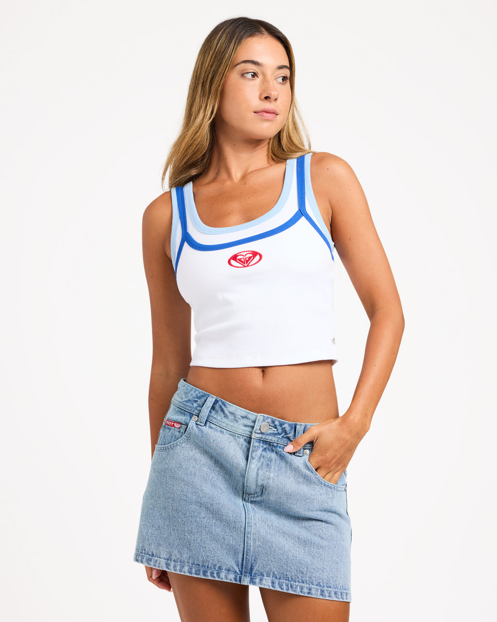 urjds03031_roxy_bes0_frt1