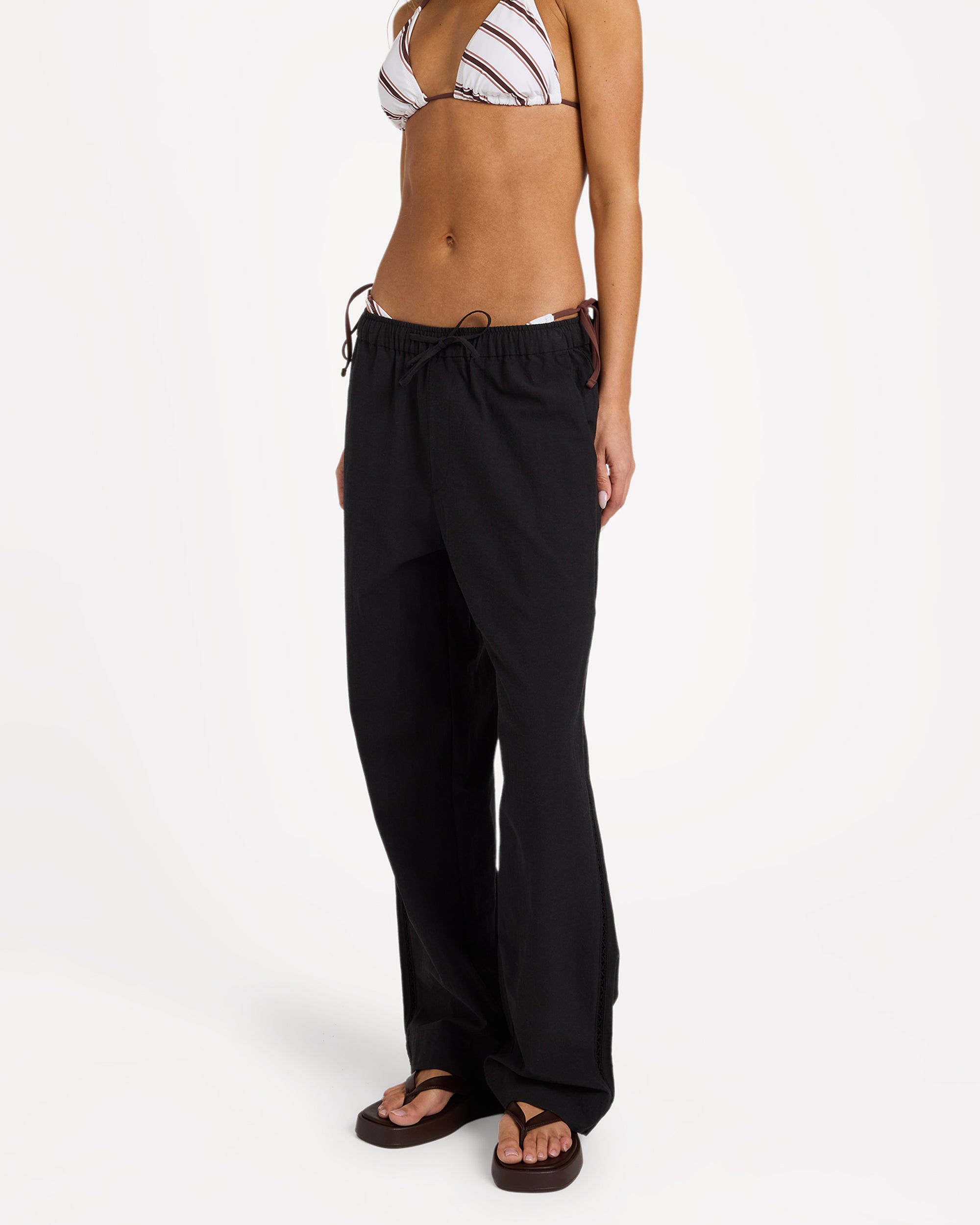 urjnp03079_roxy_blk_sd4