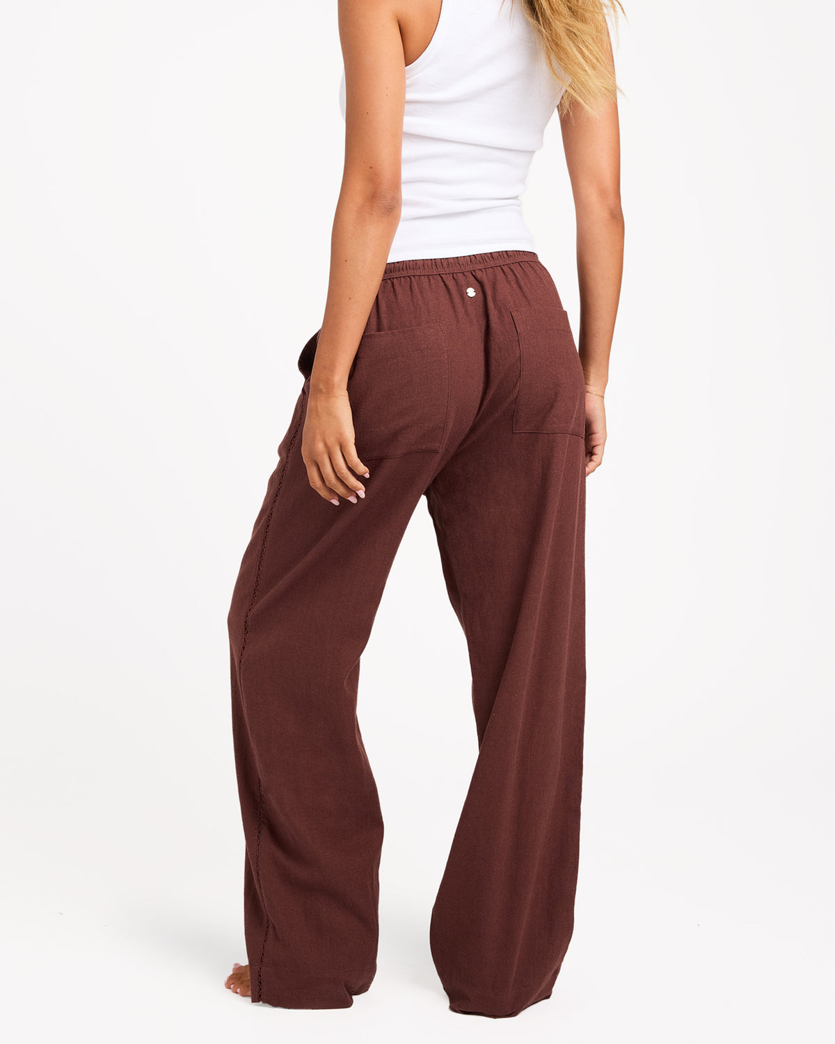 urjnp03079_roxy_rrz0_bck4