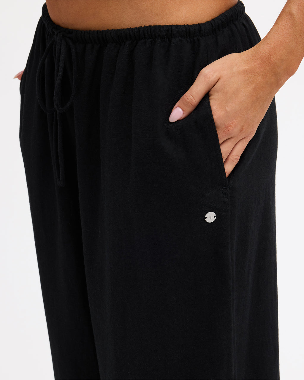 urjnp03090_roxy_blk_dtl1