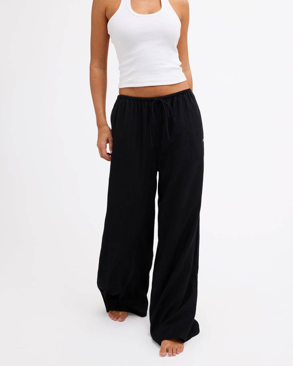 urjnp03090_roxy_blk_frt4
