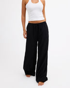 urjnp03090_roxy_blk_frt4