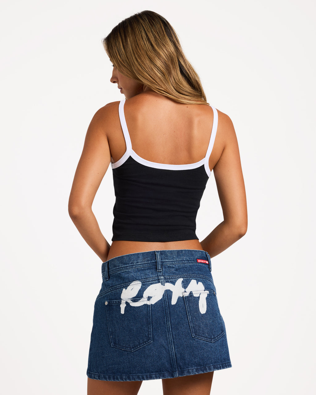urjzt03993_roxy_blk_bck1
