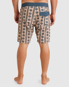 Mens Daisied 18" Boardshorts
