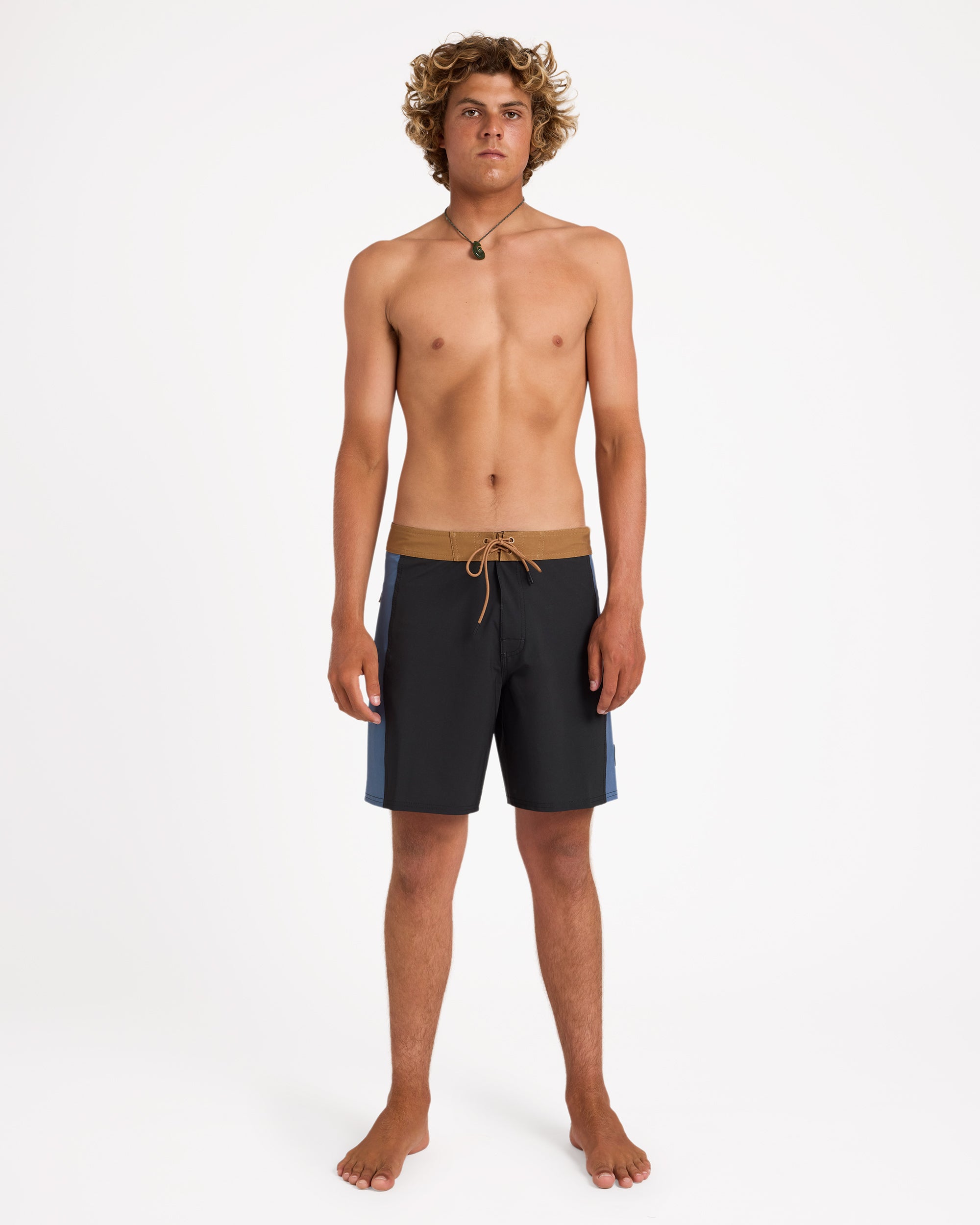 uvybs00177_rvca_blk_frt9