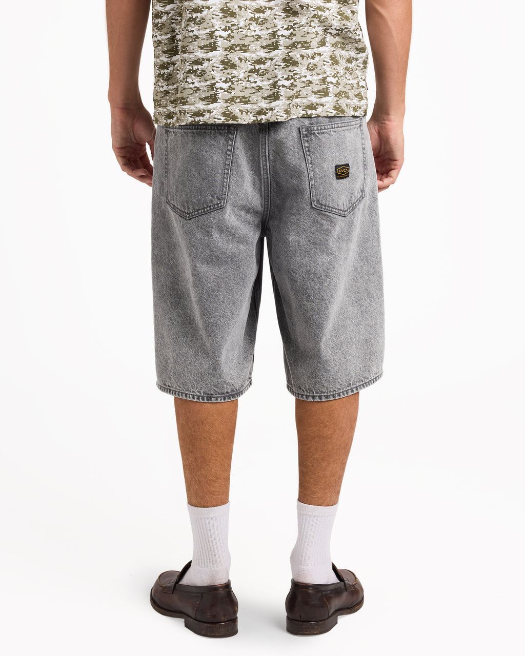 uvyds03004_rvca_smaw_bck1