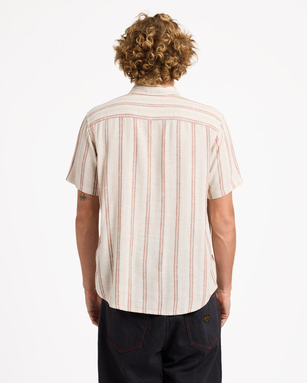 uvywt00218_rvca_lkh_bck1