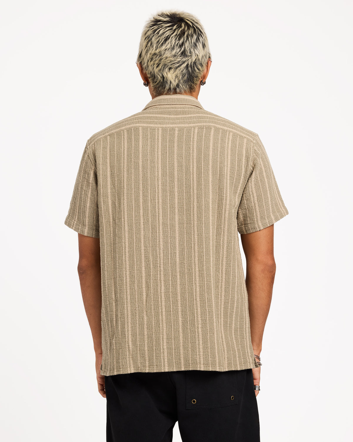uvywt00224_rvca_arm_bck1