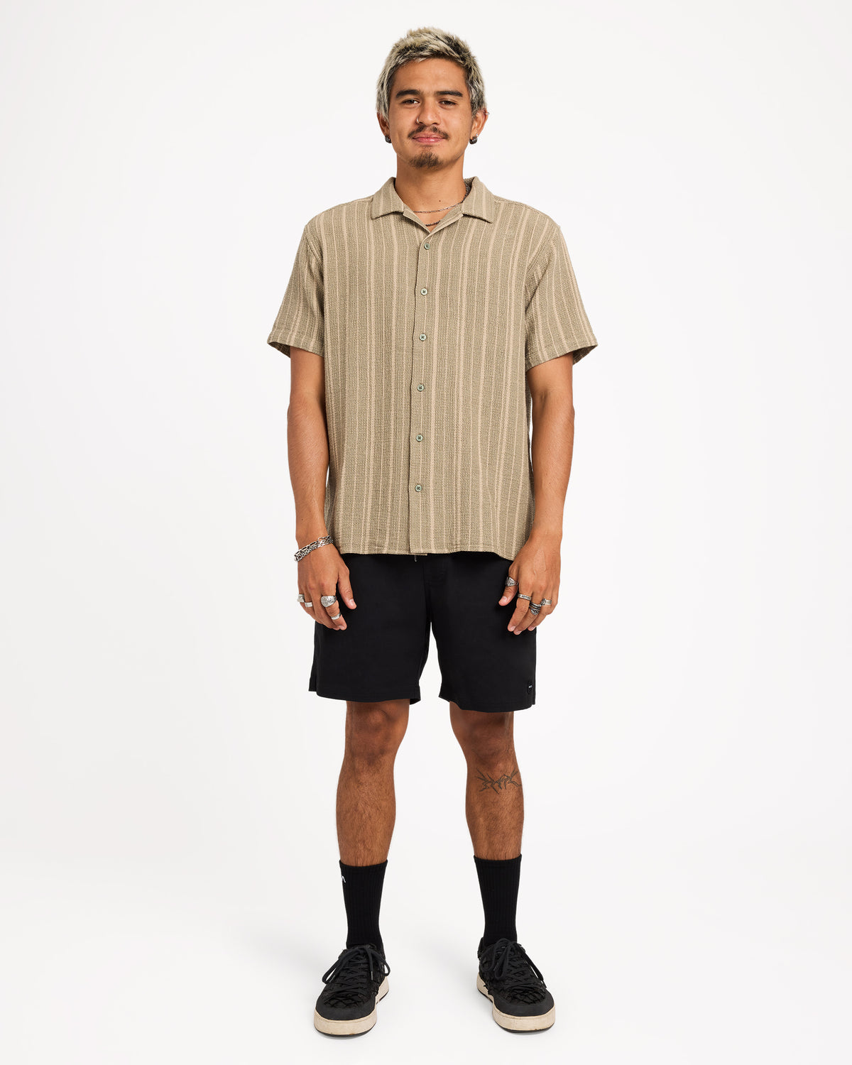 uvywt00224_rvca_arm_frt9