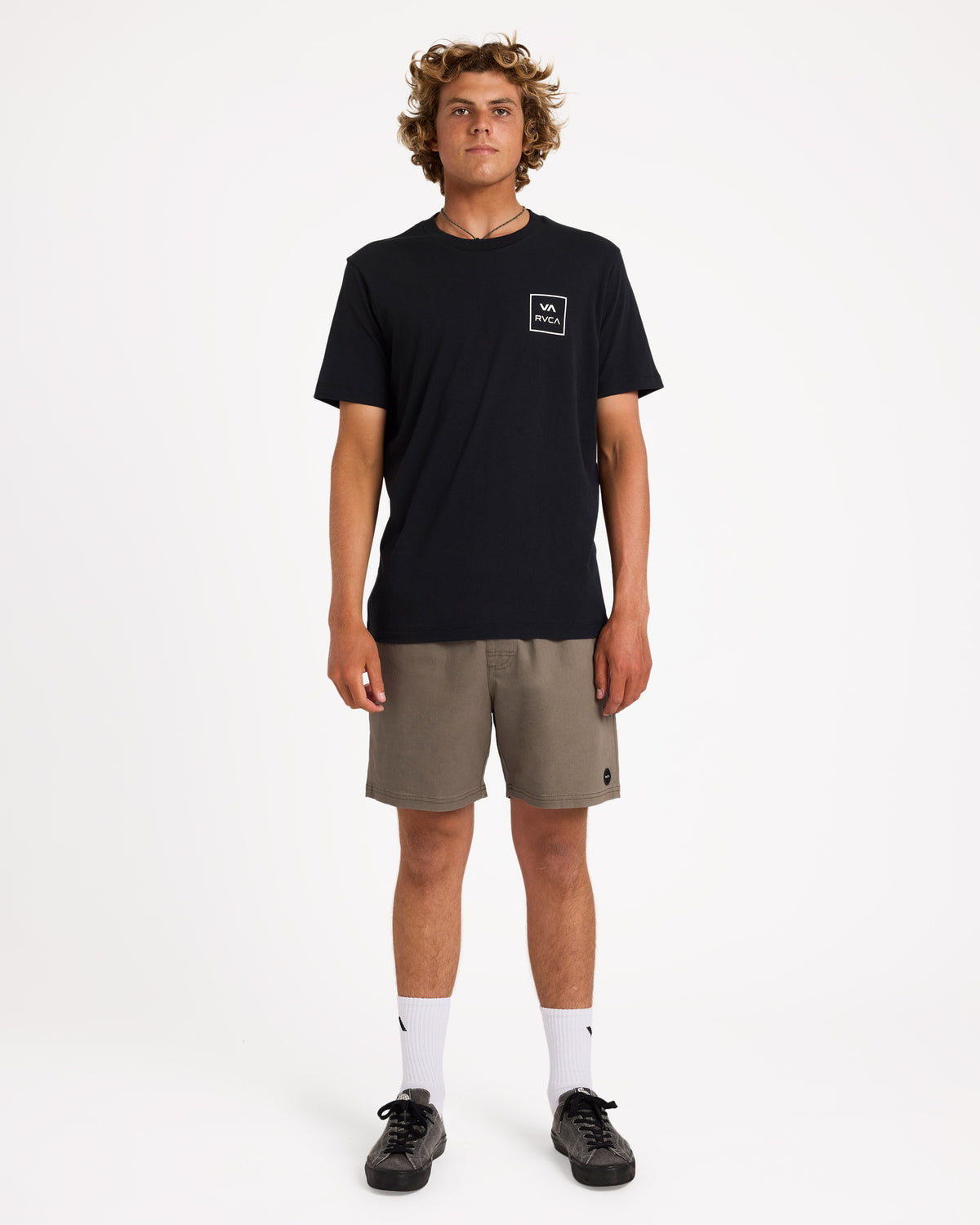 uvyzt01009_rvca_blk_frt9