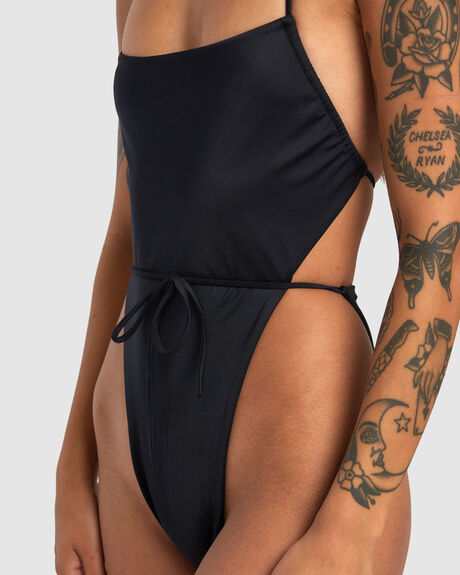SOLID SWENDDAL - ONE-PIECE SWIMSUIT FOR WOMEN