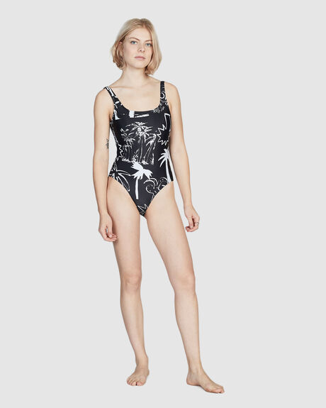 HER ONE PIECE CLASSIC