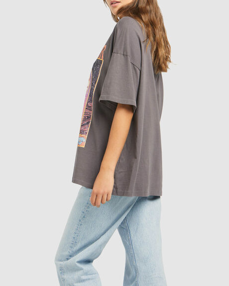 BOXY SLOUCH TEE PEACOCK OASIS